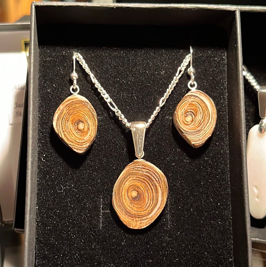 Alaskan Coral Earring & Pendant Set (Brown swirl)