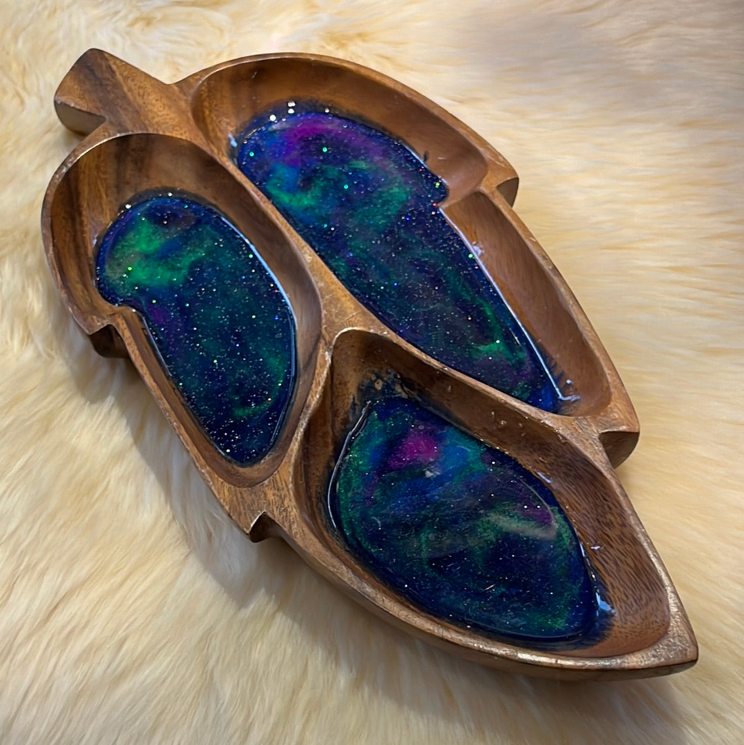 3-compartment wooden leaf snack tray with resin "Northern Lights" finish.