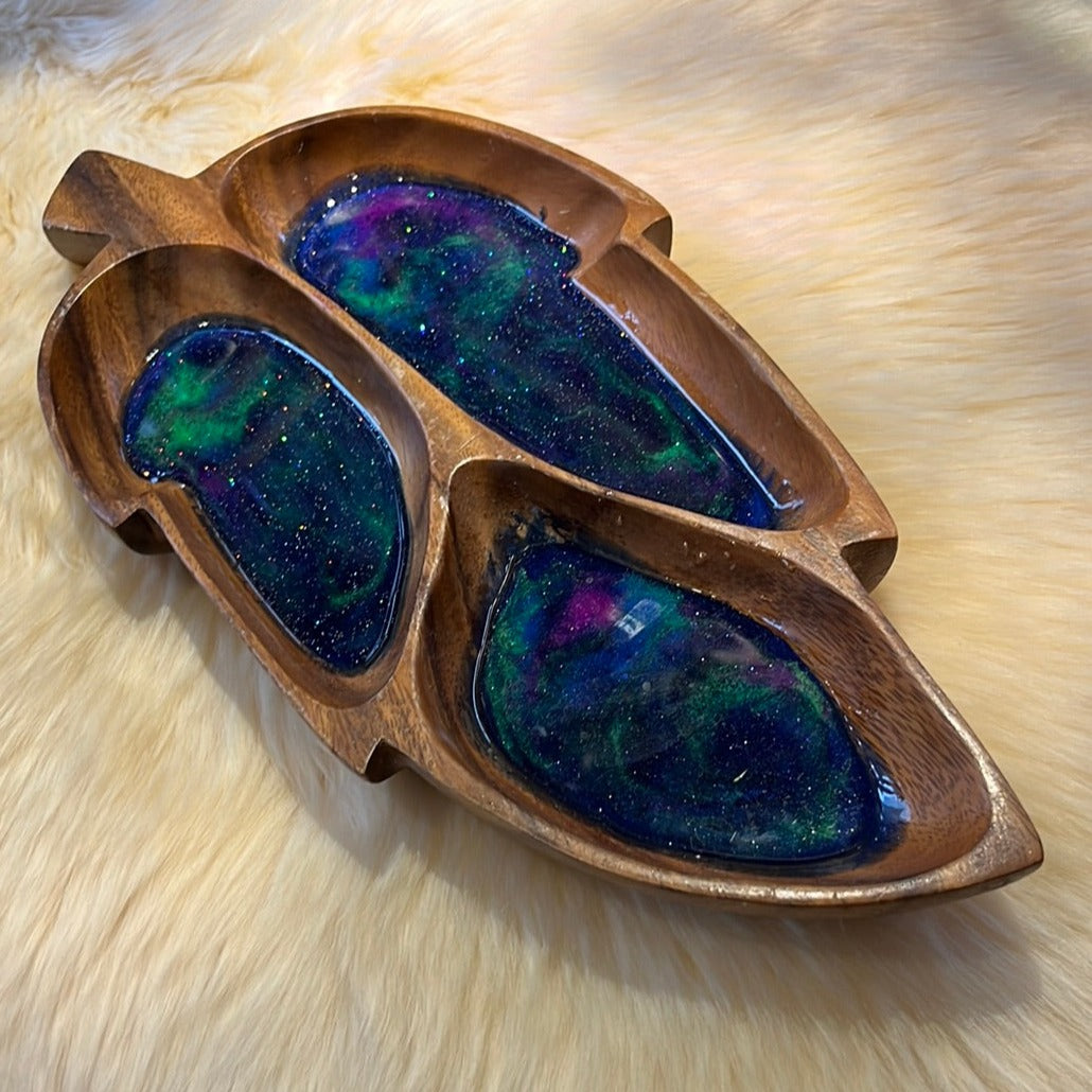 3-compartment wooden leaf snack tray with resin "Northern Lights" finish.