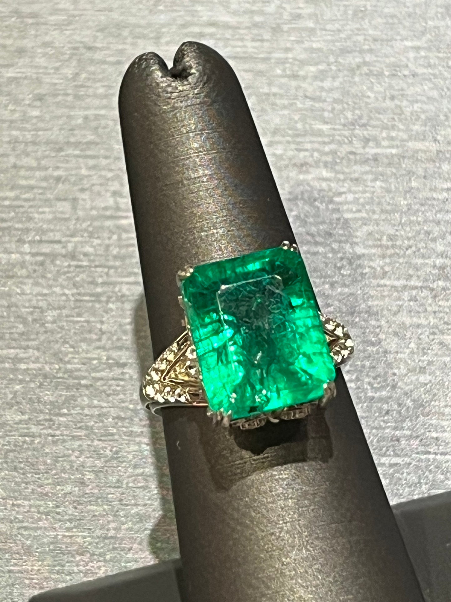 Sterling silver ring with 10.52ct Emerald (lab grown) and White Topaz. Includes certificate.