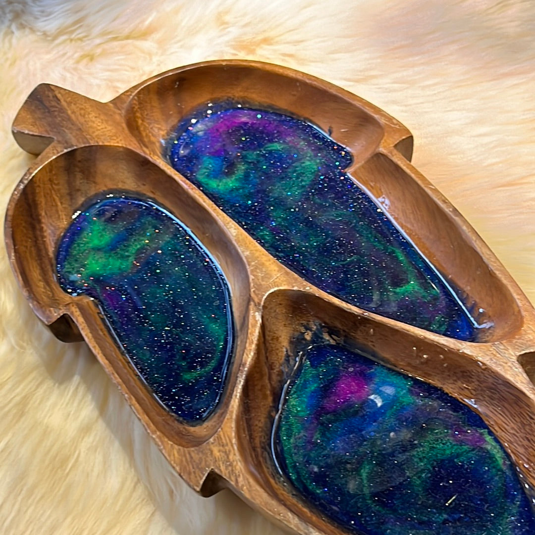 3-compartment wooden leaf snack tray with resin "Northern Lights" finish.