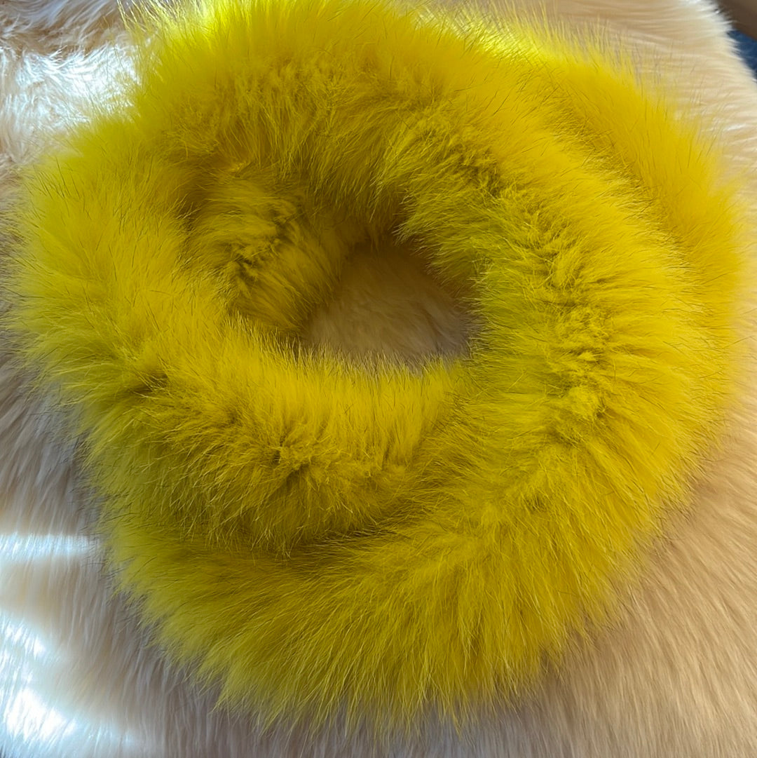 Infinity Scarf Fox (yellow)