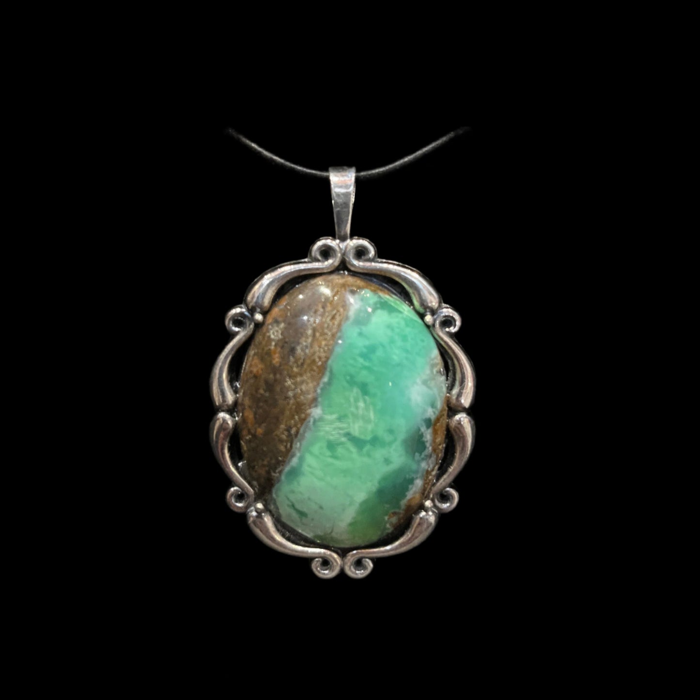 Chrysoprase Pendant (Oval Swirl)