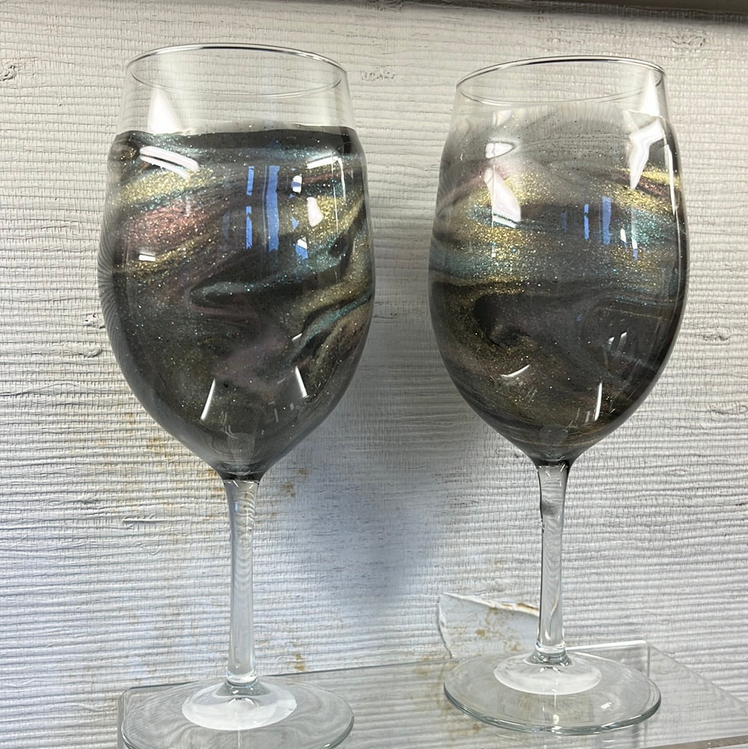 Set of 2 hand painted translucent Gold Auroa wine glasses.