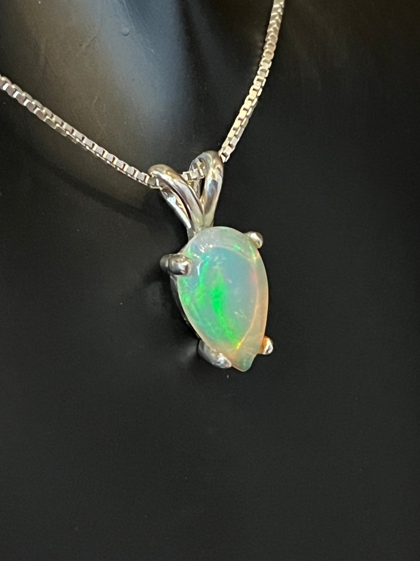 Australian Crystal Opal Pendant 1.36 ct