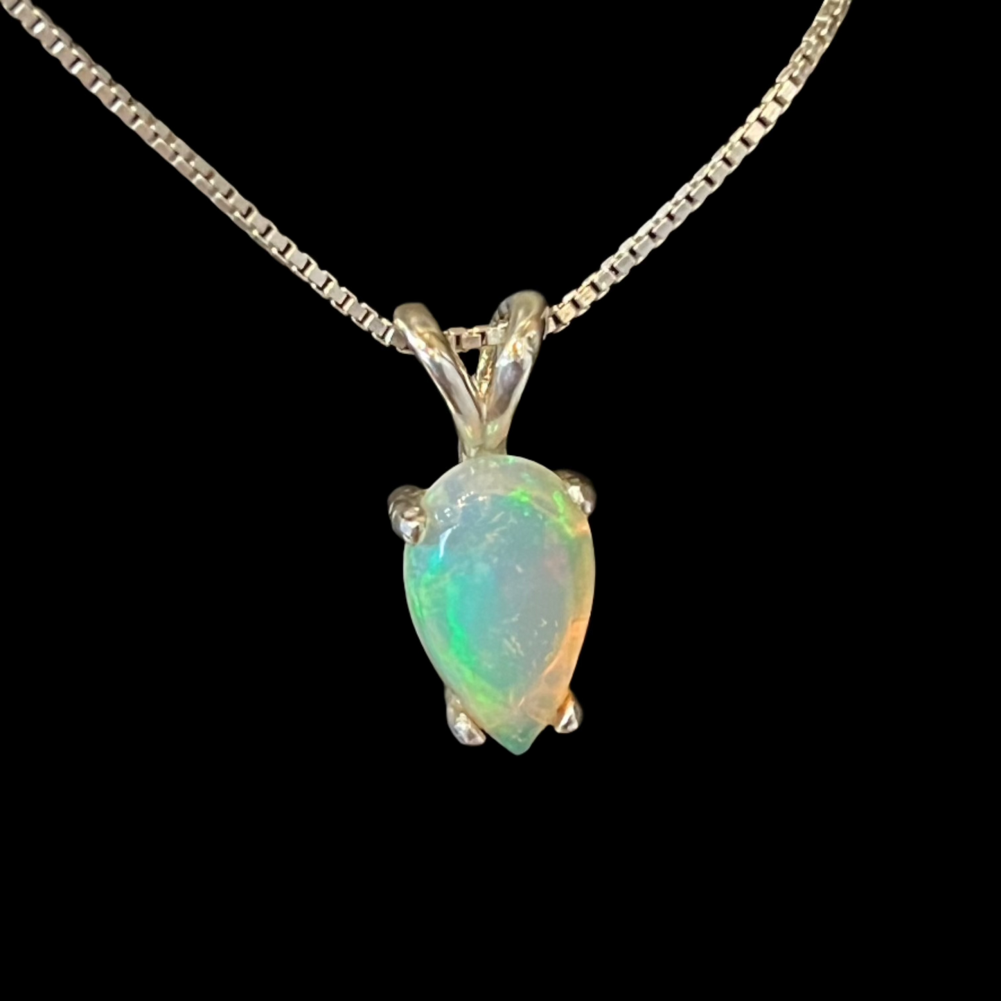 Australian crystal opal