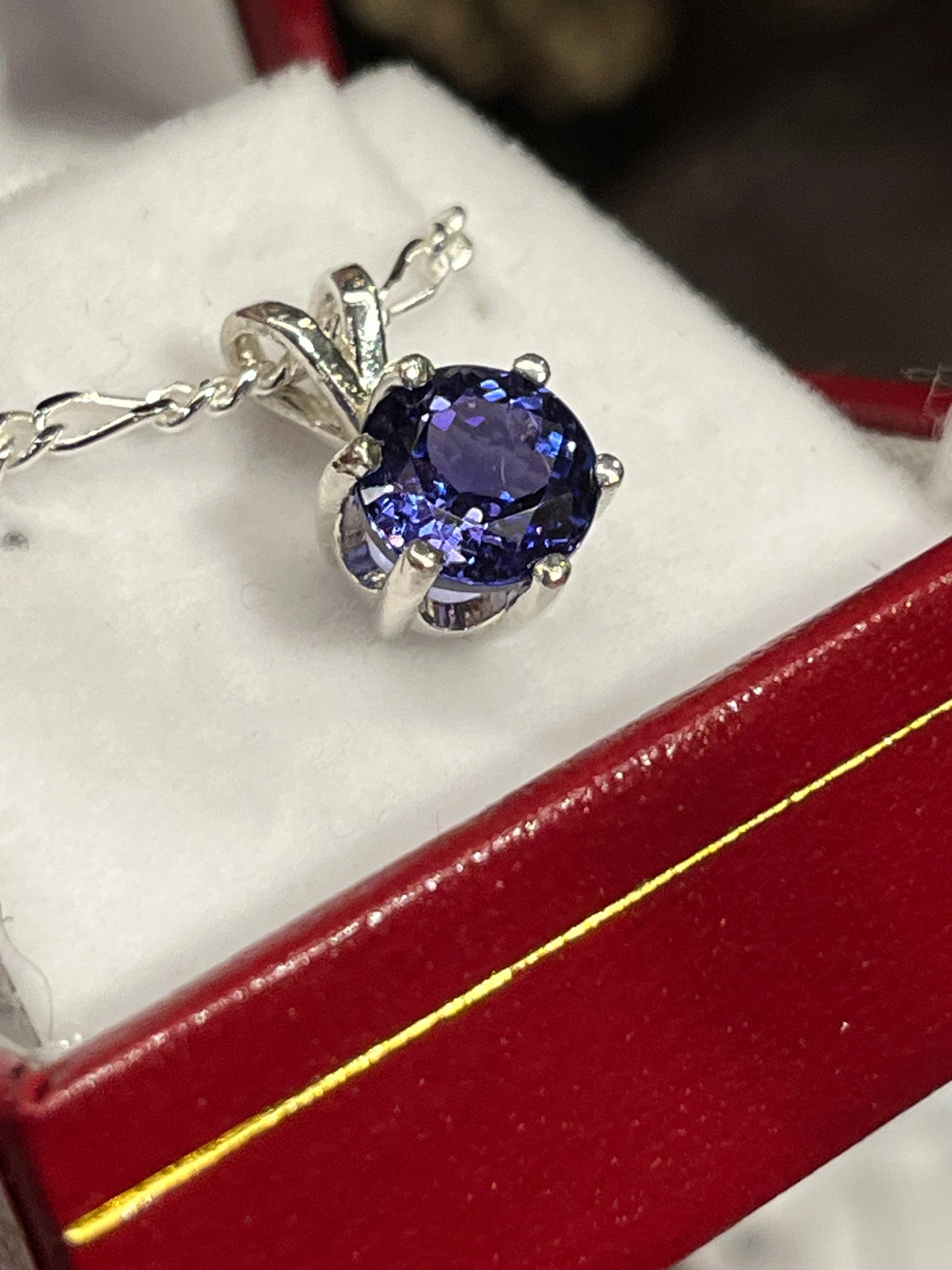 Tanzanite Pendant Round in Silver 2.29 carat