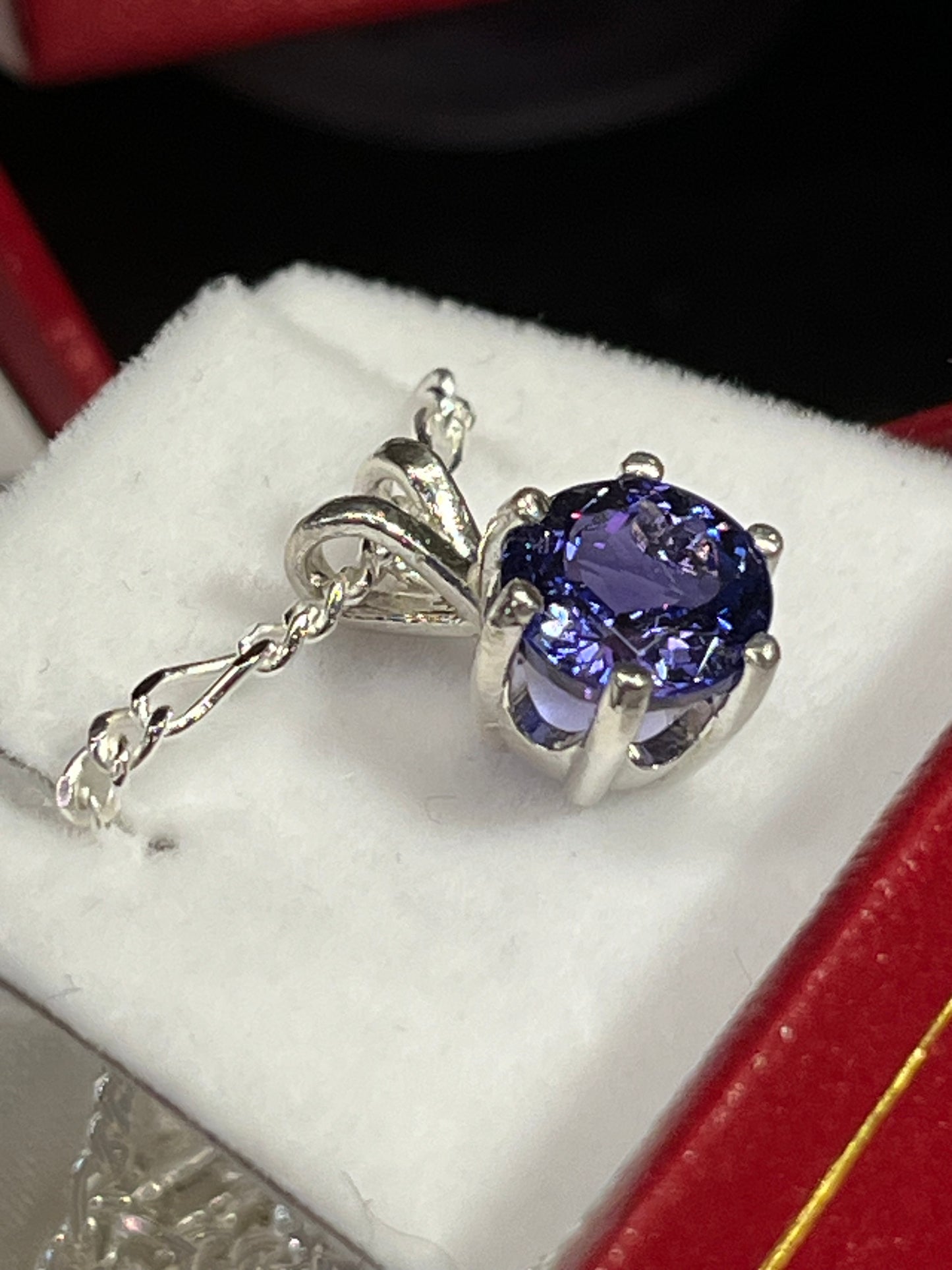 Tanzanite Pendant Round in Silver 2.29 carat