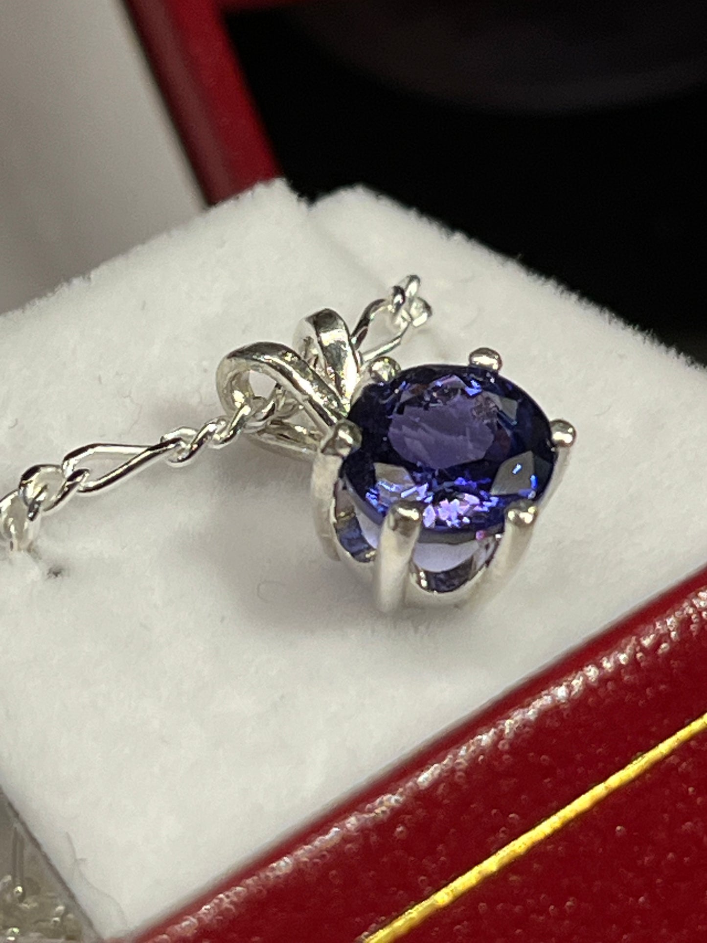 Tanzanite Pendant Round in Silver 2.29 carat