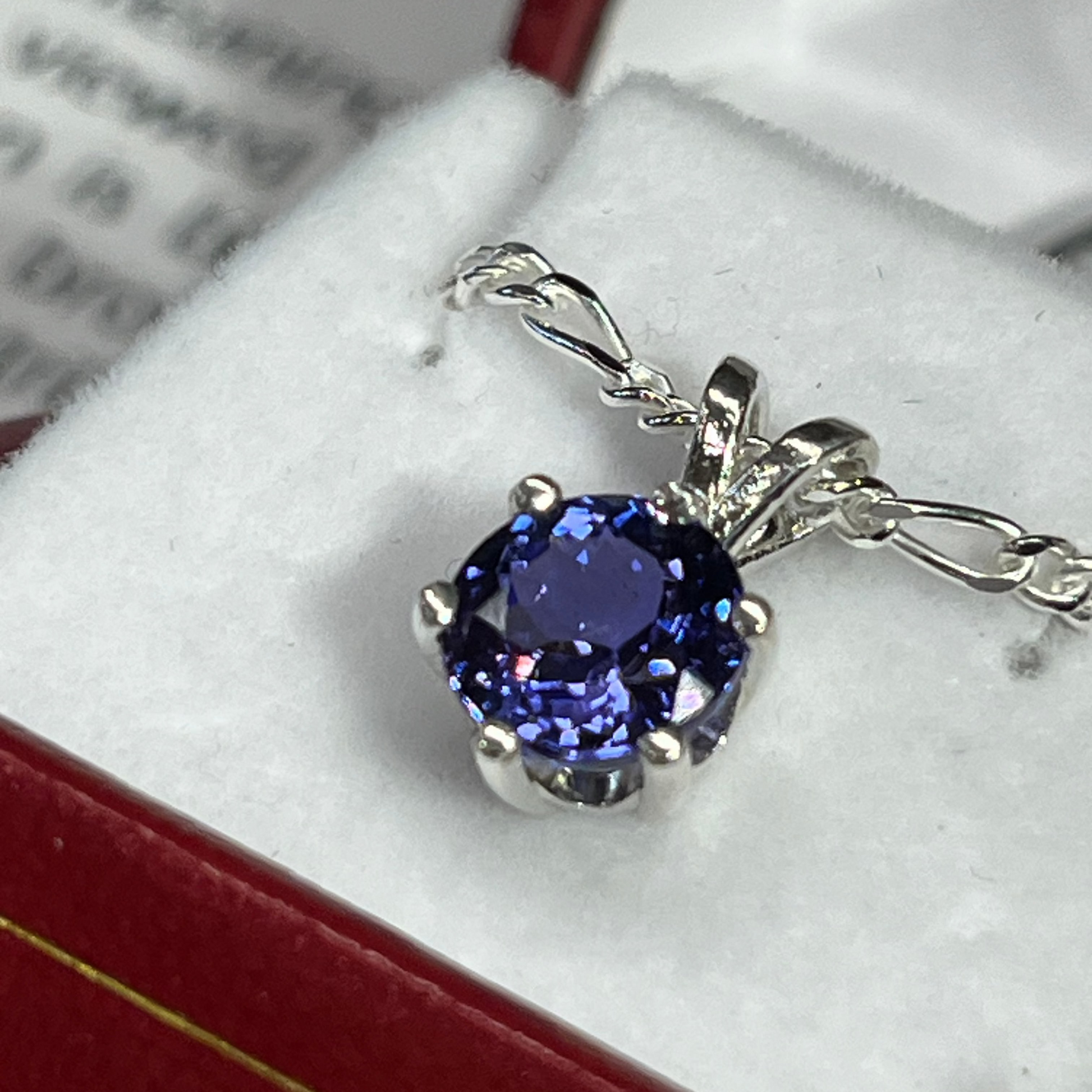 Round 2.29 carat Tanzanite pendant 8mm in silver